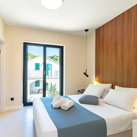 Amazing In Blato With Wifi, Outdoor Swimming Pool And Heated Swimming Pool