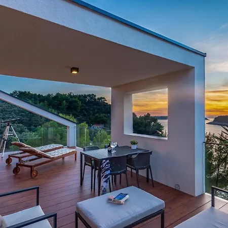 Amazing In Blato With Wifi, Outdoor Swimming Pool And Heated Swimming Pool