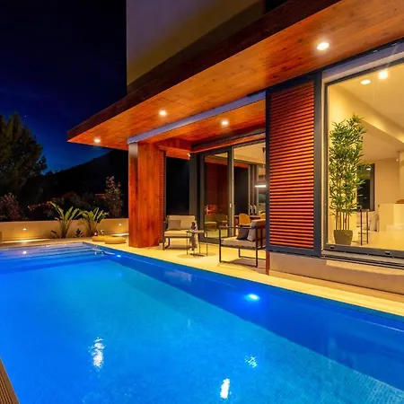 Holiday home Amazing In Blato With Wifi, Outdoor Swimming Pool And Heated Swimming Pool *