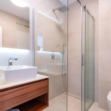 Amazing In Blato With Wifi, Outdoor Swimming Pool And Heated Swimming Pool Holiday home *