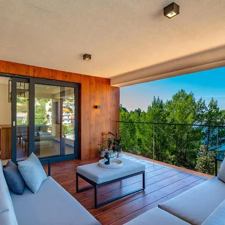 Amazing In Blato With Wifi, Outdoor Swimming Pool And Heated Swimming Pool *