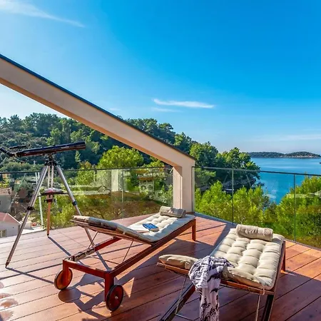 Amazing In Blato With Wifi, Outdoor Swimming Pool And Heated Swimming Pool