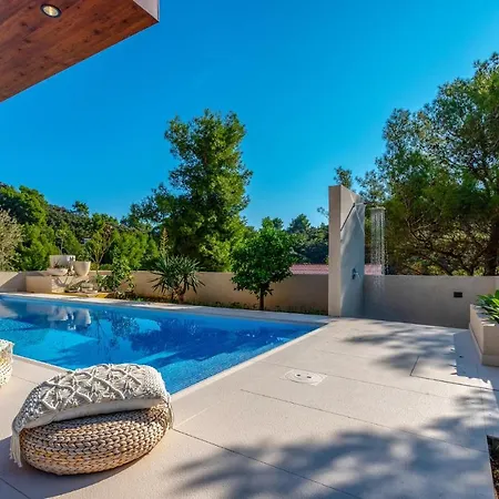 Amazing In Blato With Wifi, Outdoor Swimming Pool And Heated Swimming Pool Holiday home Prizba