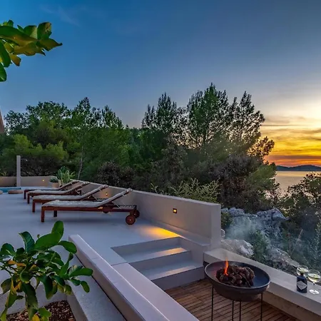 Amazing In Blato With Wifi, Outdoor Swimming Pool And Heated Swimming Pool