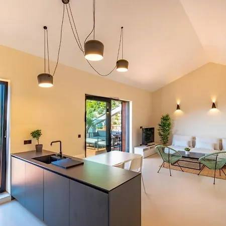 Amazing In Blato With Wifi, Outdoor Swimming Pool And Heated Swimming Pool *