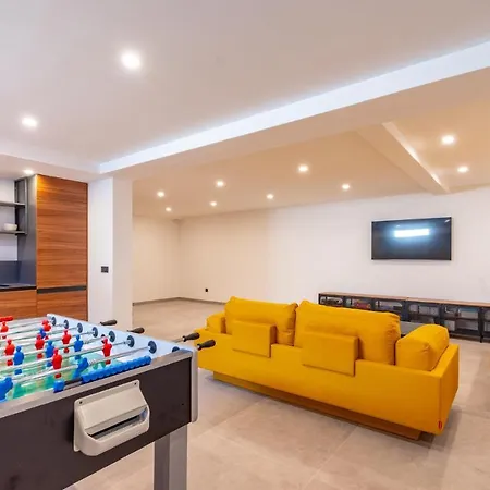 Amazing In Blato With Wifi, Outdoor Swimming Pool And Heated Swimming Pool *