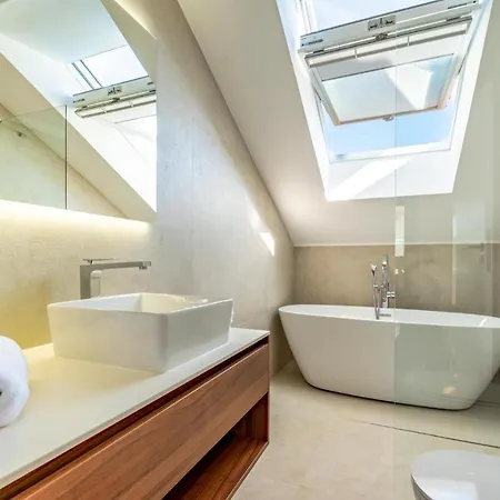 Amazing In Blato With Wifi, Outdoor Swimming Pool And Heated Swimming Pool *